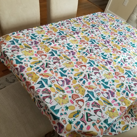 NOVOGRATZ Multicolor Tablecloth Round. - Picture 5 of 7